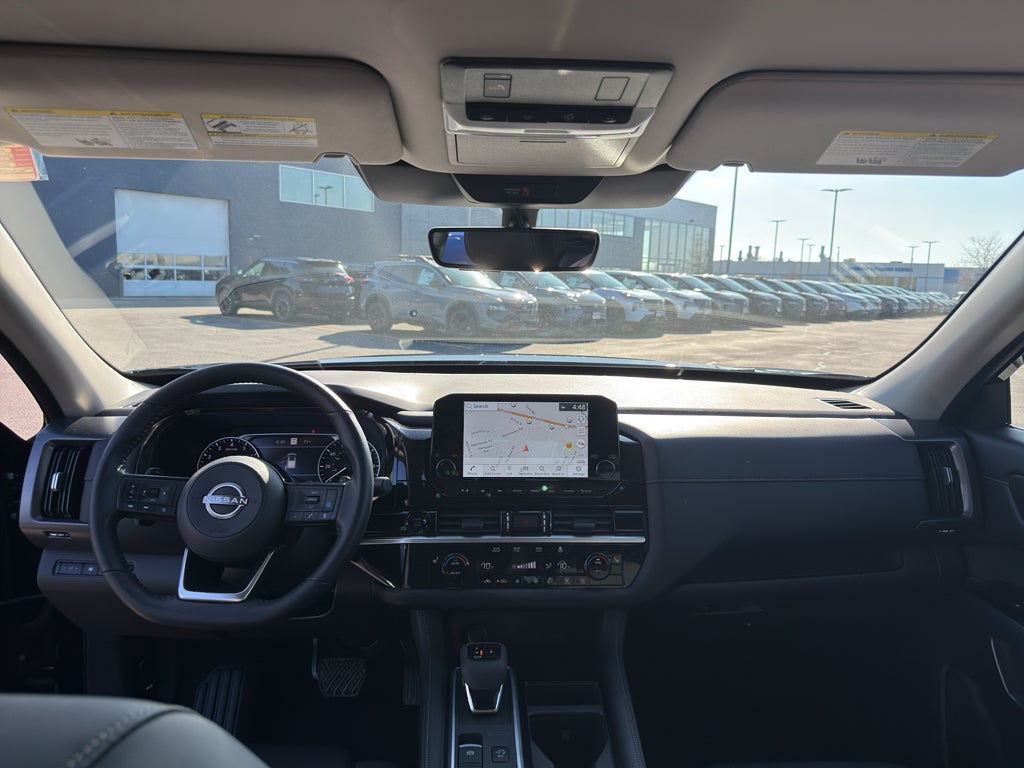 2025 Nissan Pathfinder SL 4WD