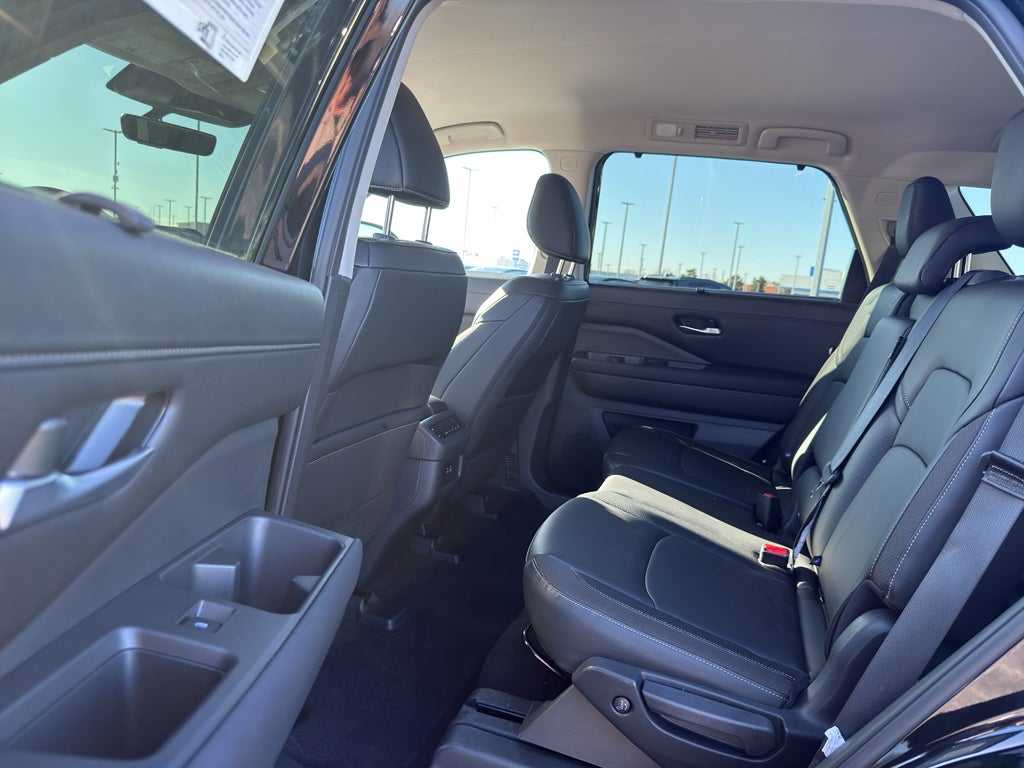 2025 Nissan Pathfinder SL 4WD