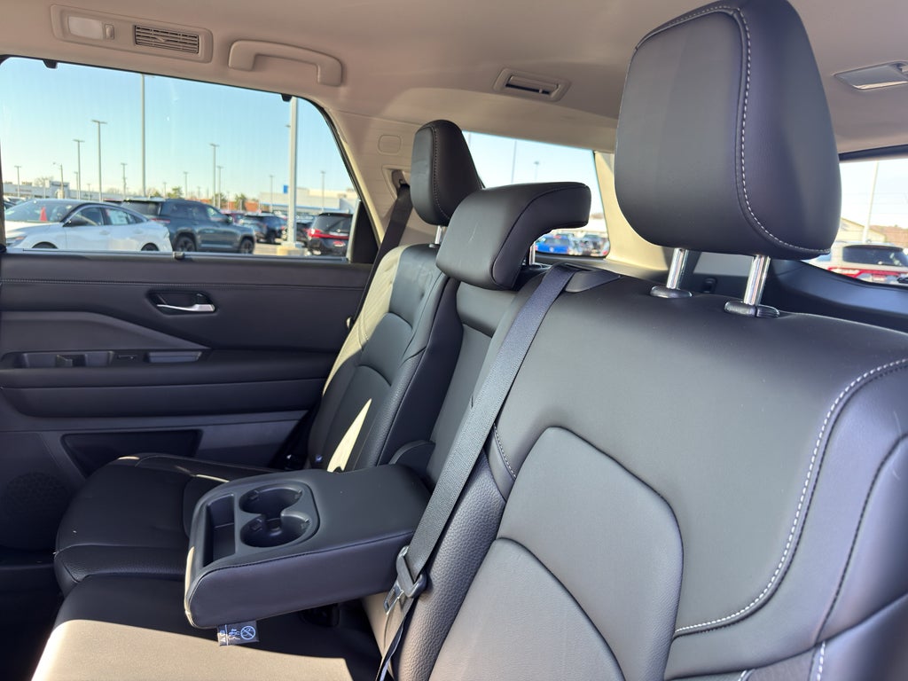 2025 Nissan Pathfinder SL 4WD