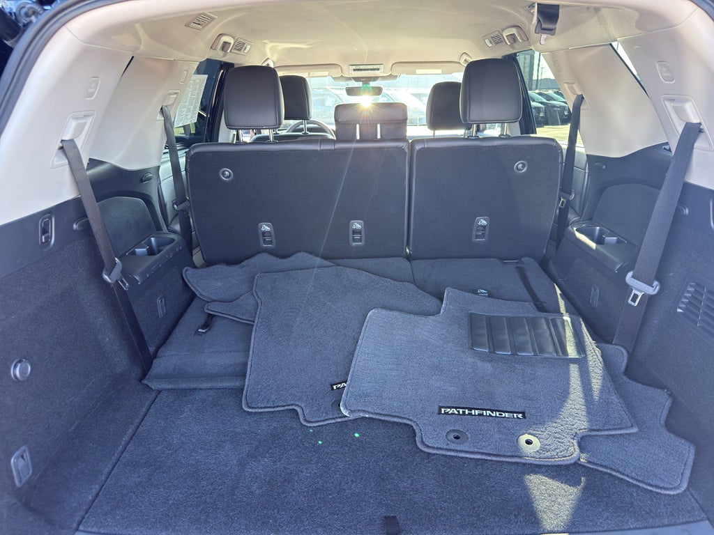 2025 Nissan Pathfinder SL 4WD