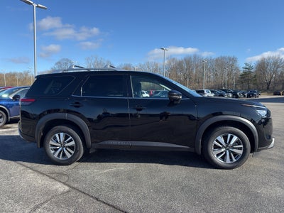 2025 Nissan Pathfinder SL 4WD