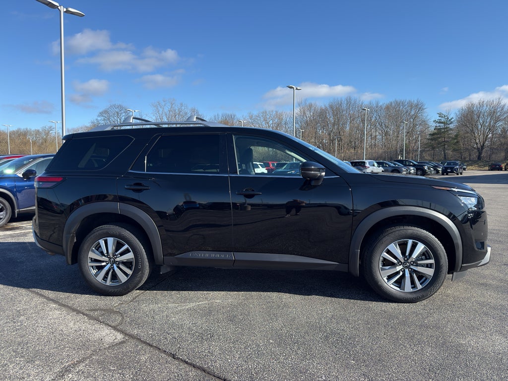 2025 Nissan Pathfinder SL 4WD