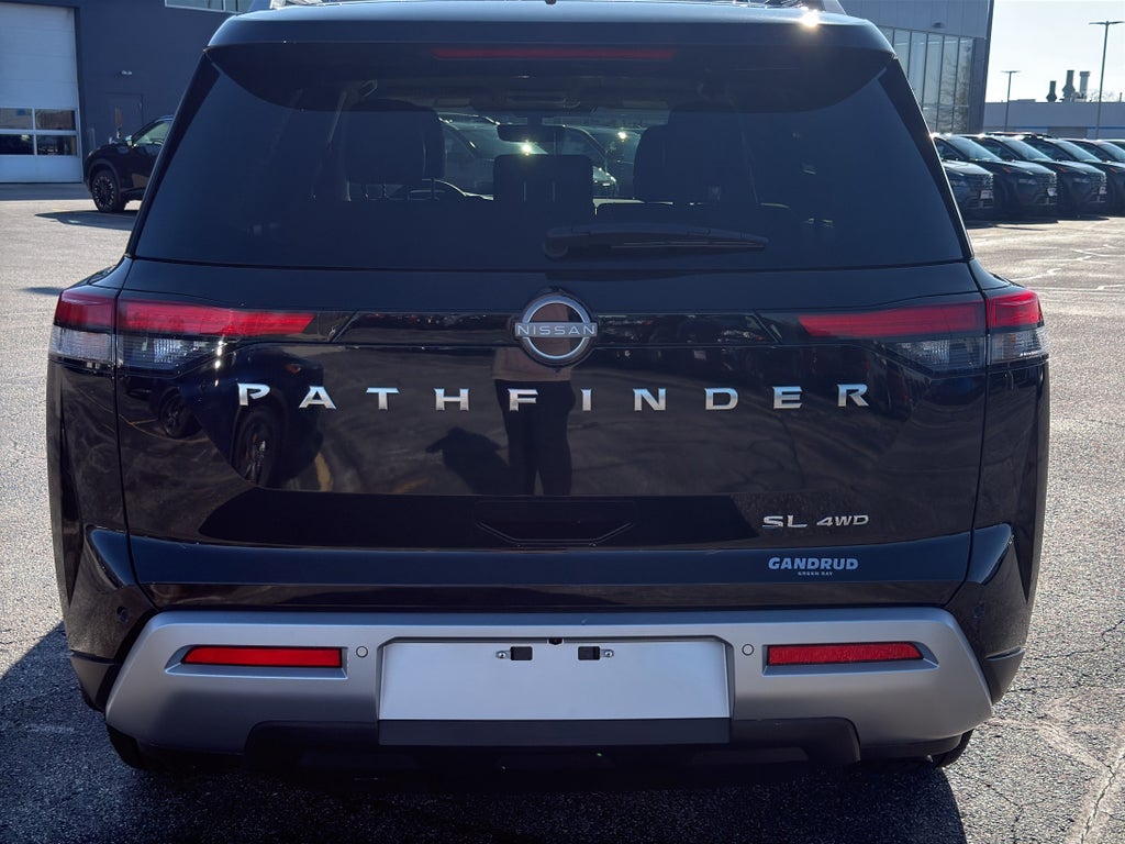 2025 Nissan Pathfinder SL 4WD