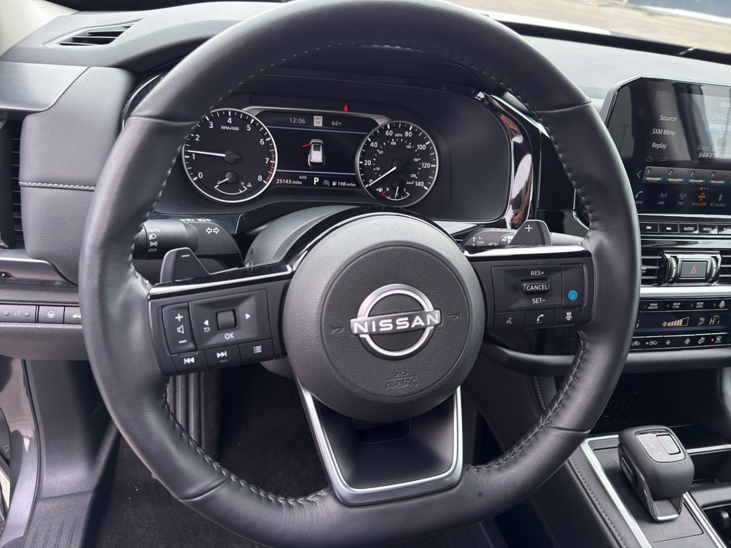 2025 Nissan Pathfinder SL 4WD