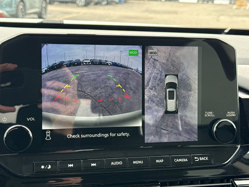 2025 Nissan Pathfinder SL 4WD