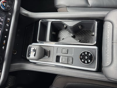 2025 Nissan Pathfinder SL 4WD