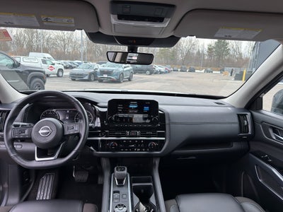 2025 Nissan Pathfinder SL 4WD