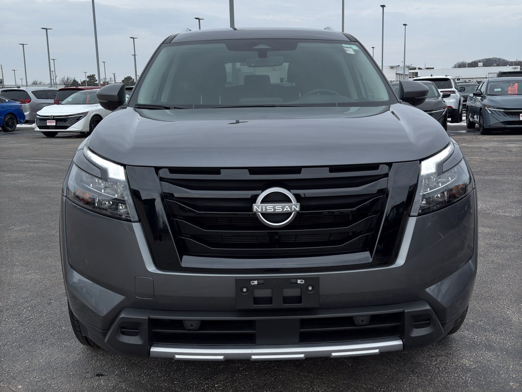 2025 Nissan Pathfinder SL 4WD
