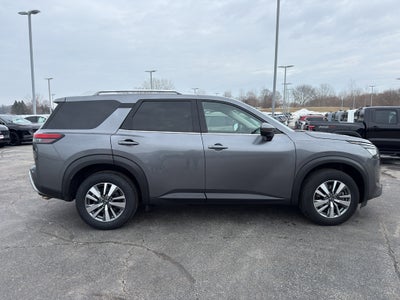 2025 Nissan Pathfinder SL 4WD