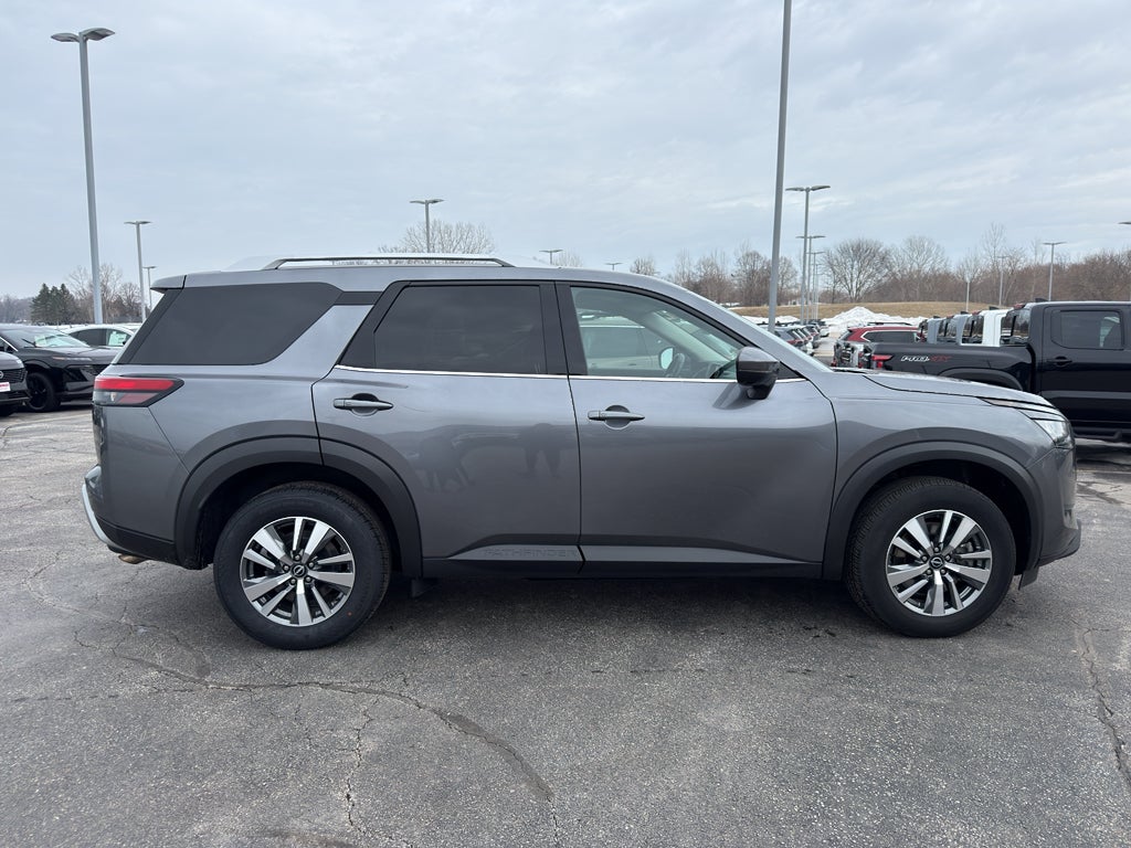 2025 Nissan Pathfinder SL 4WD