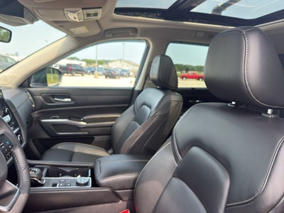 2024 Nissan Pathfinder SL 4WD