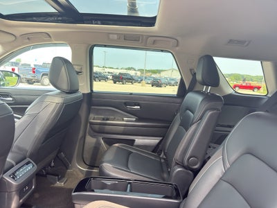 2024 Nissan Pathfinder SL 4WD