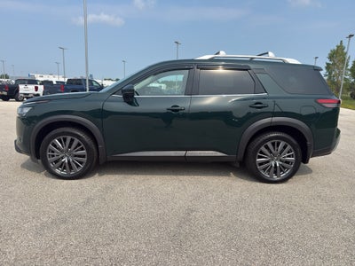 2024 Nissan Pathfinder SL 4WD