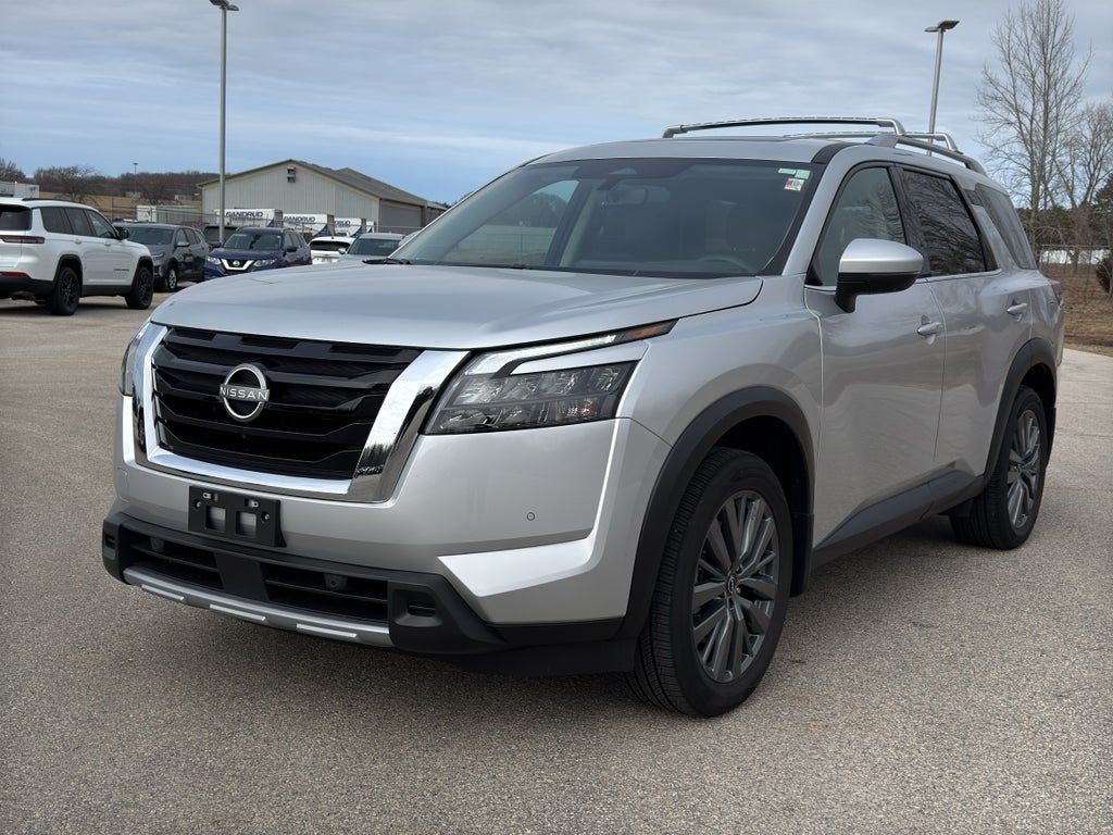 2025 Nissan Pathfinder SL 4WD