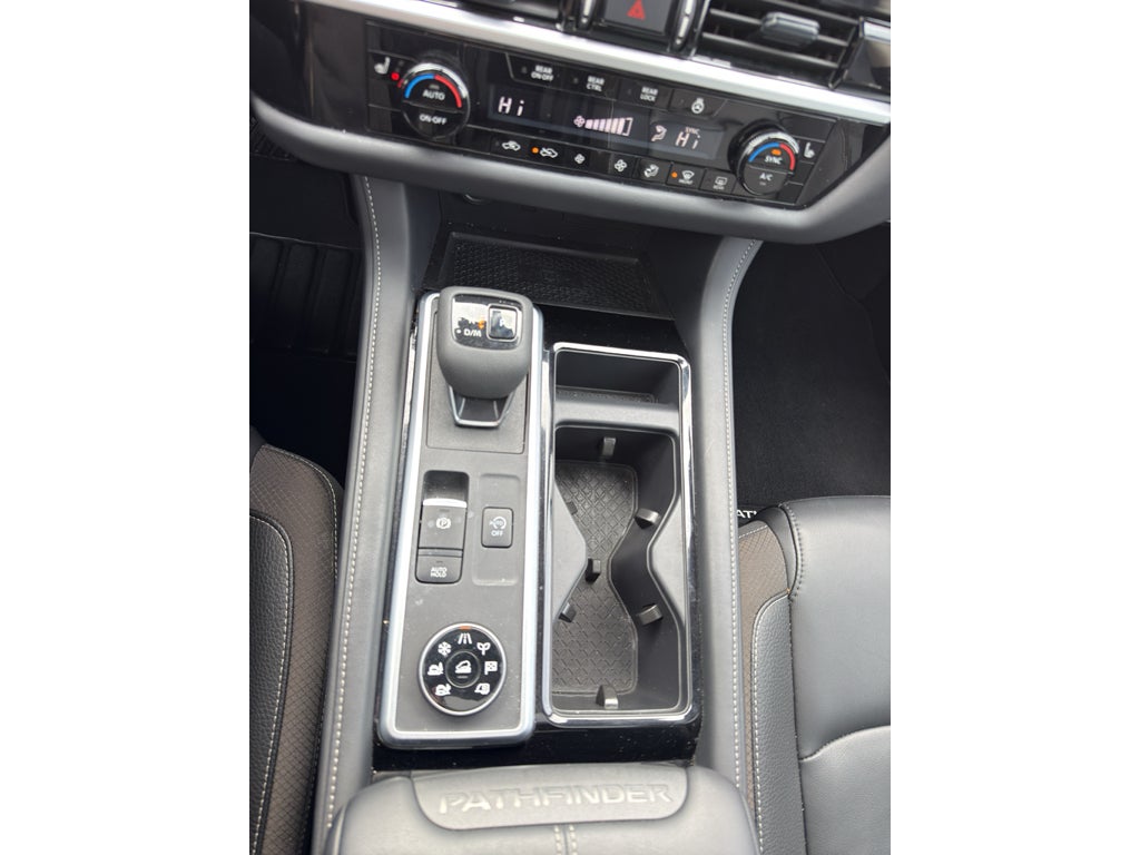 2025 Nissan Pathfinder SL 4WD