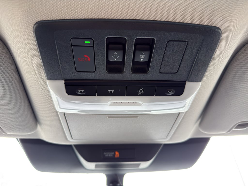 2025 Nissan Pathfinder SL 4WD