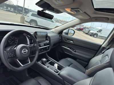 2025 Nissan Pathfinder SL 4WD