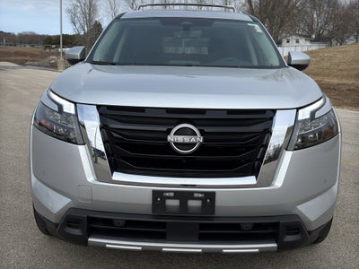 2025 Nissan Pathfinder SL 4WD
