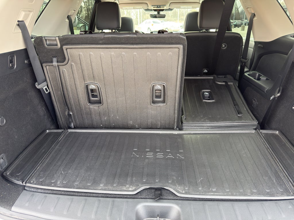 2025 Nissan Pathfinder SL 4WD