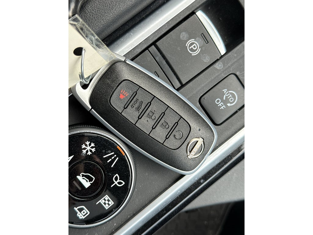 2025 Nissan Pathfinder SL 4WD