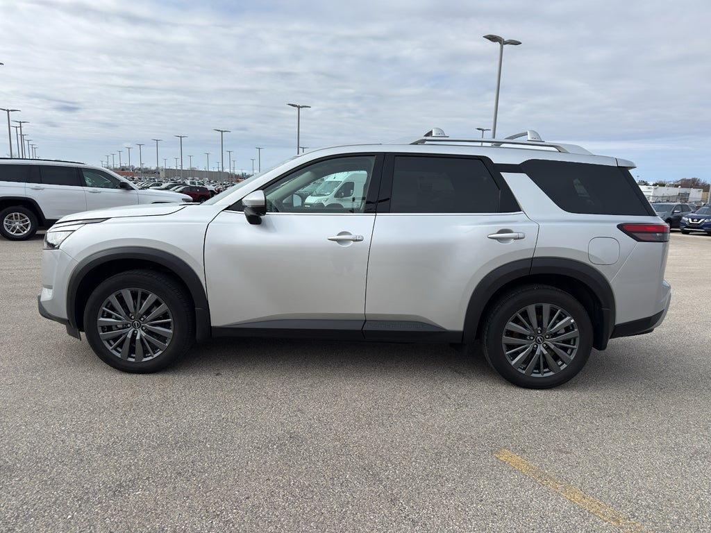 2025 Nissan Pathfinder SL 4WD