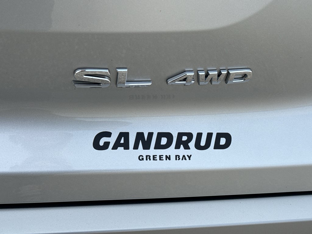 2025 Nissan Pathfinder SL 4WD