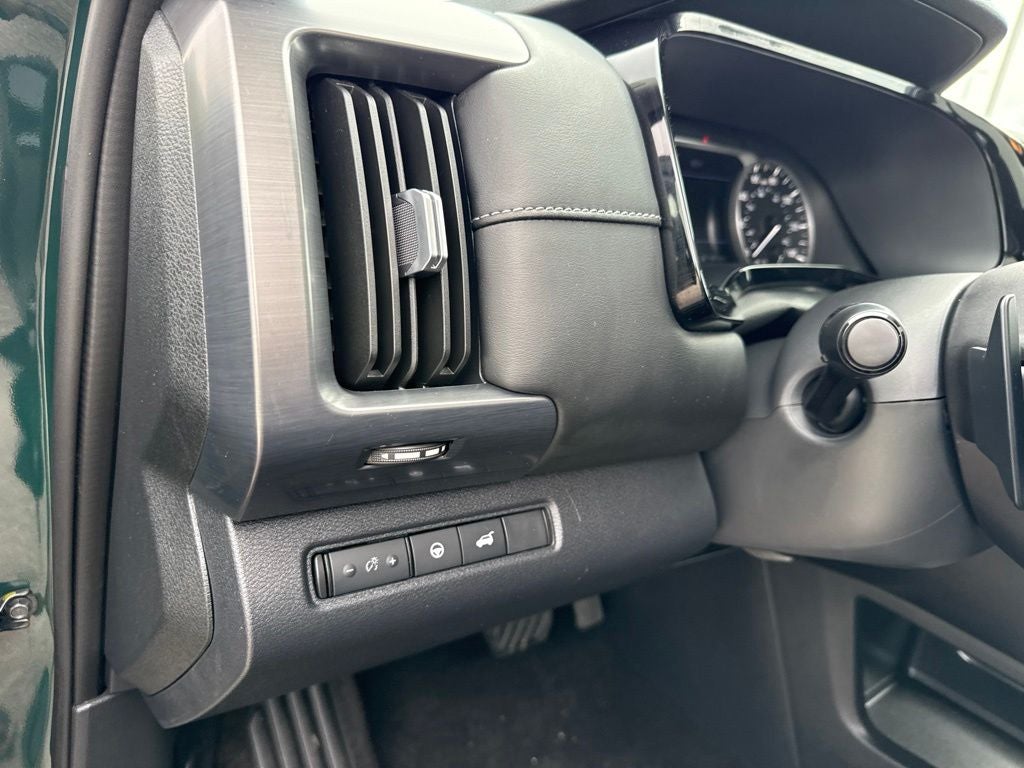 2023 Nissan Pathfinder SL 4WD