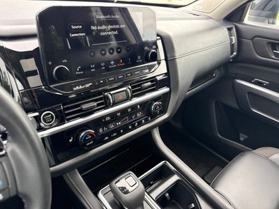 2023 Nissan Pathfinder SL 4WD