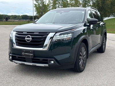 2023 Nissan Pathfinder SL 4WD