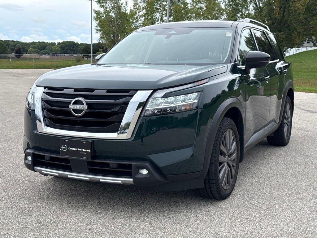 2023 Nissan Pathfinder SL 4WD