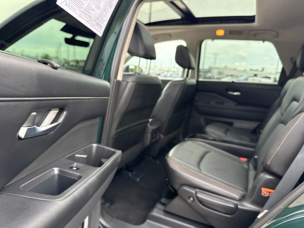 2023 Nissan Pathfinder SL 4WD