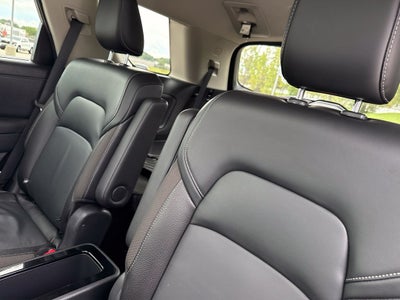 2023 Nissan Pathfinder SL 4WD