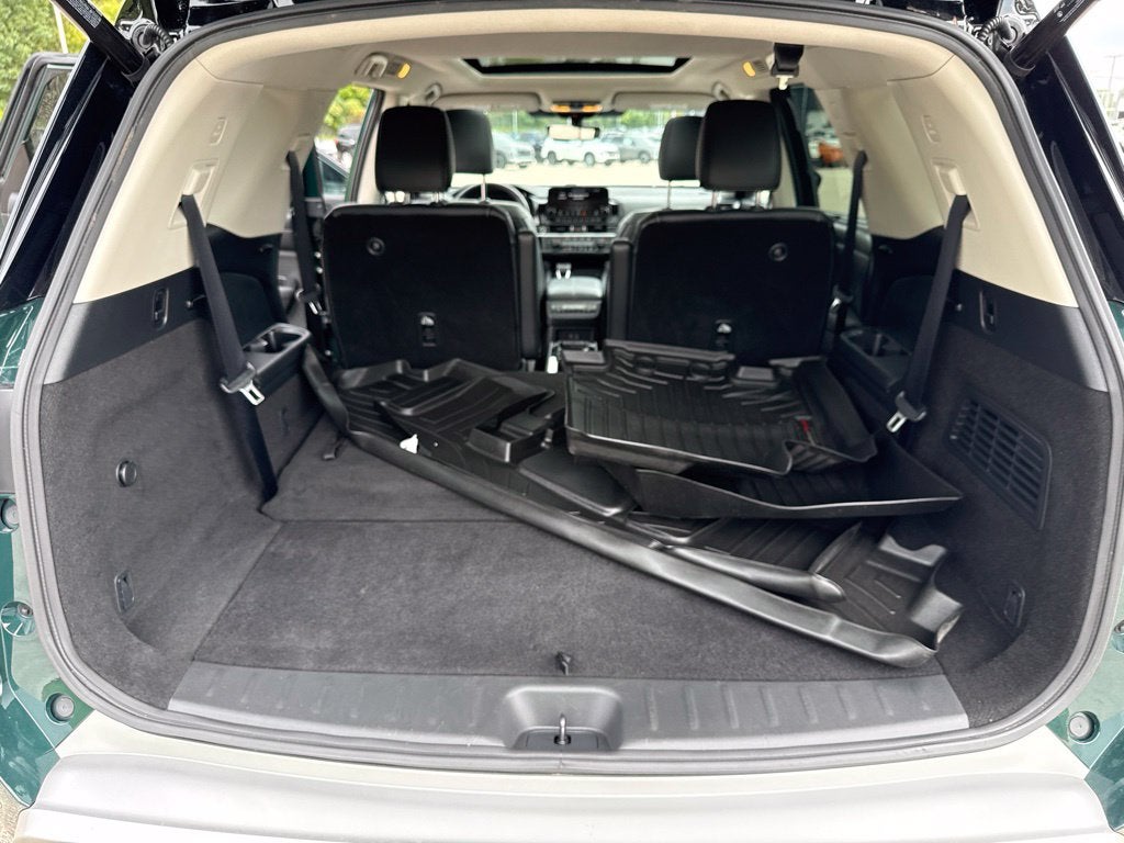 2023 Nissan Pathfinder SL 4WD