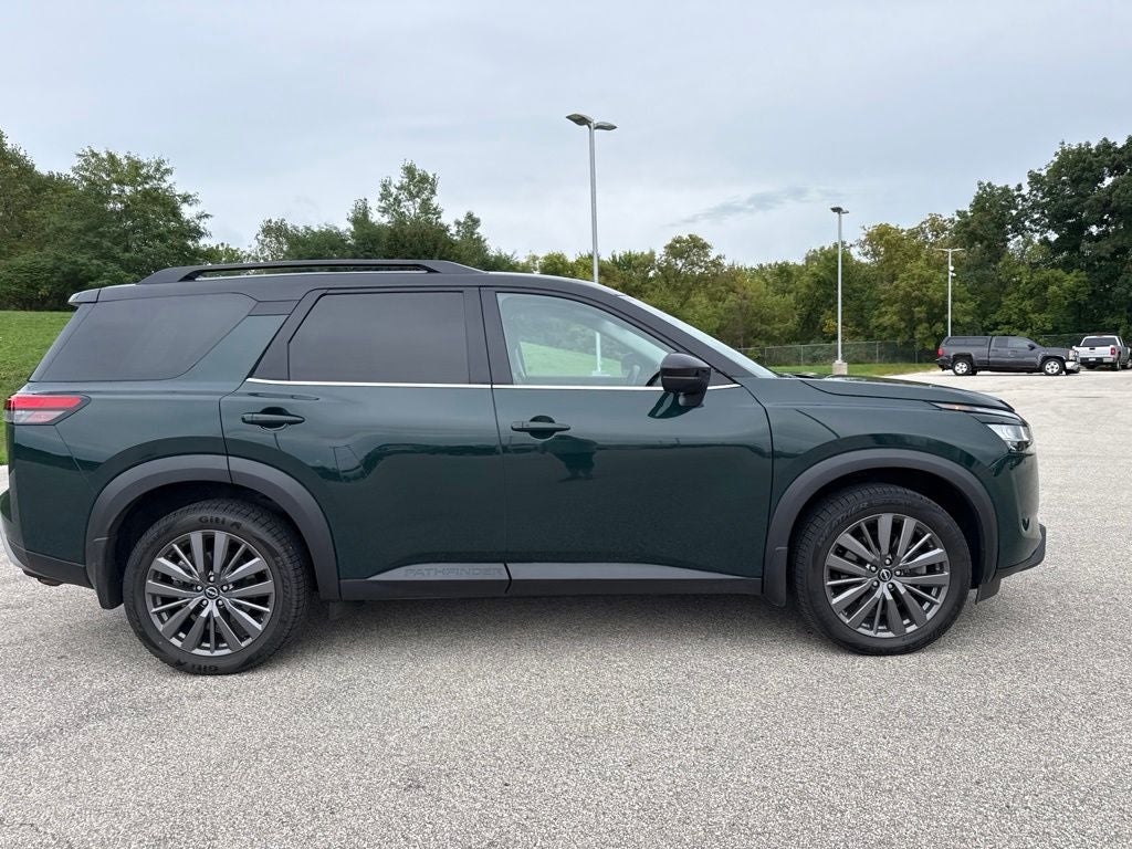 2023 Nissan Pathfinder SL 4WD