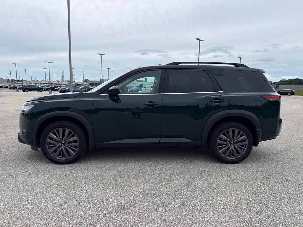 2023 Nissan Pathfinder SL 4WD