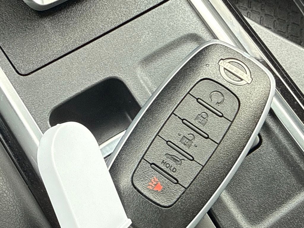 2023 Nissan Pathfinder SL 4WD