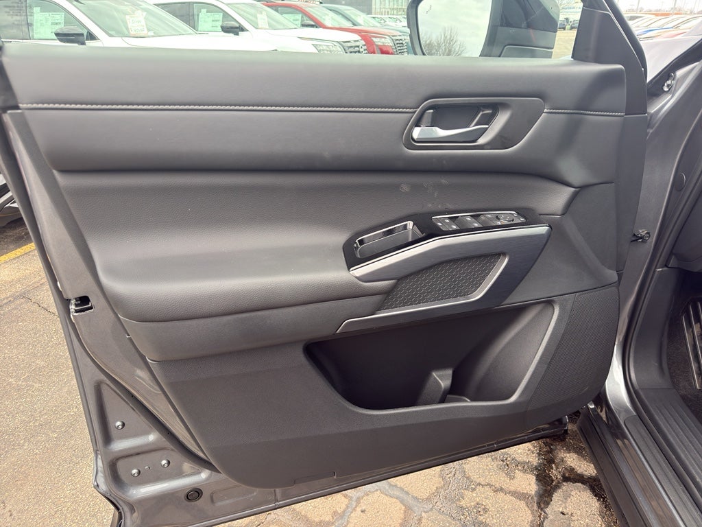 2026 Nissan Pathfinder SL 4WD