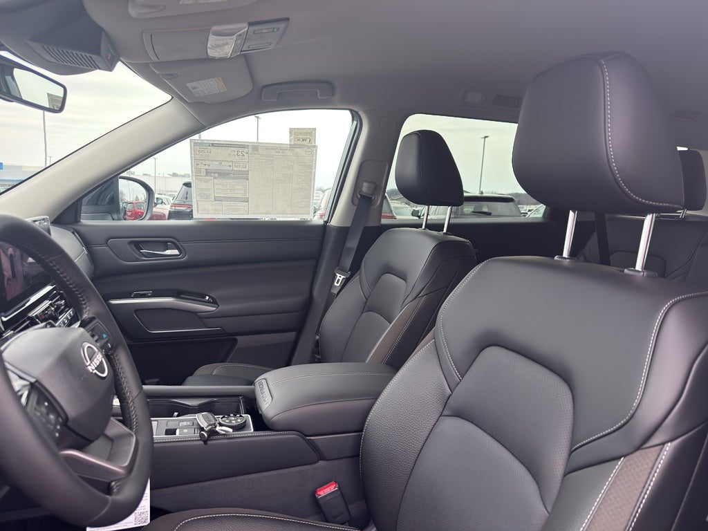 2026 Nissan Pathfinder SL 4WD