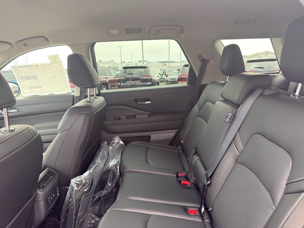 2026 Nissan Pathfinder SL 4WD