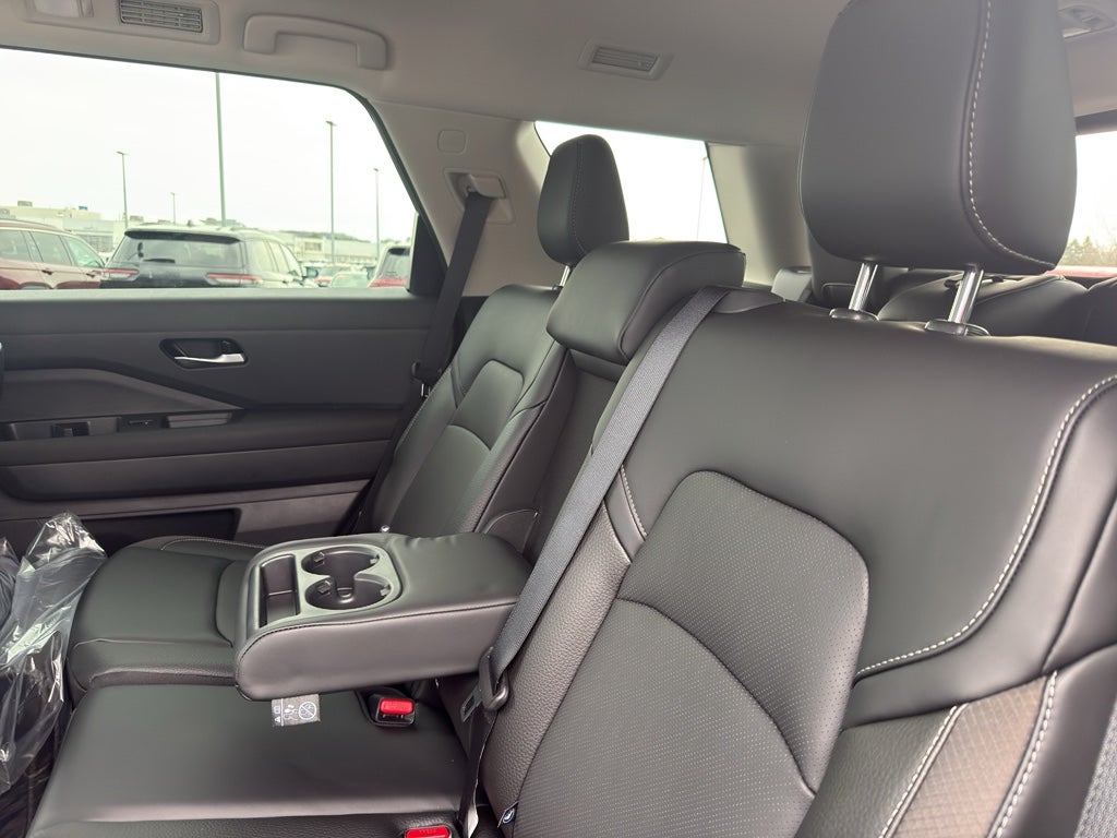 2026 Nissan Pathfinder SL 4WD