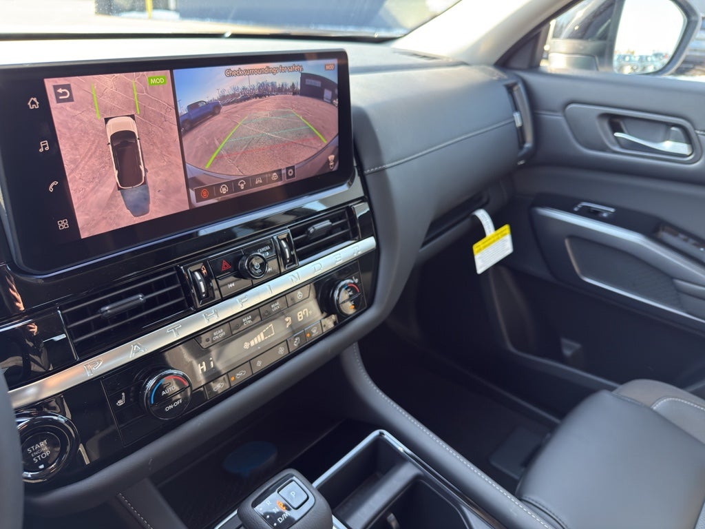 2026 Nissan Pathfinder SL 4WD