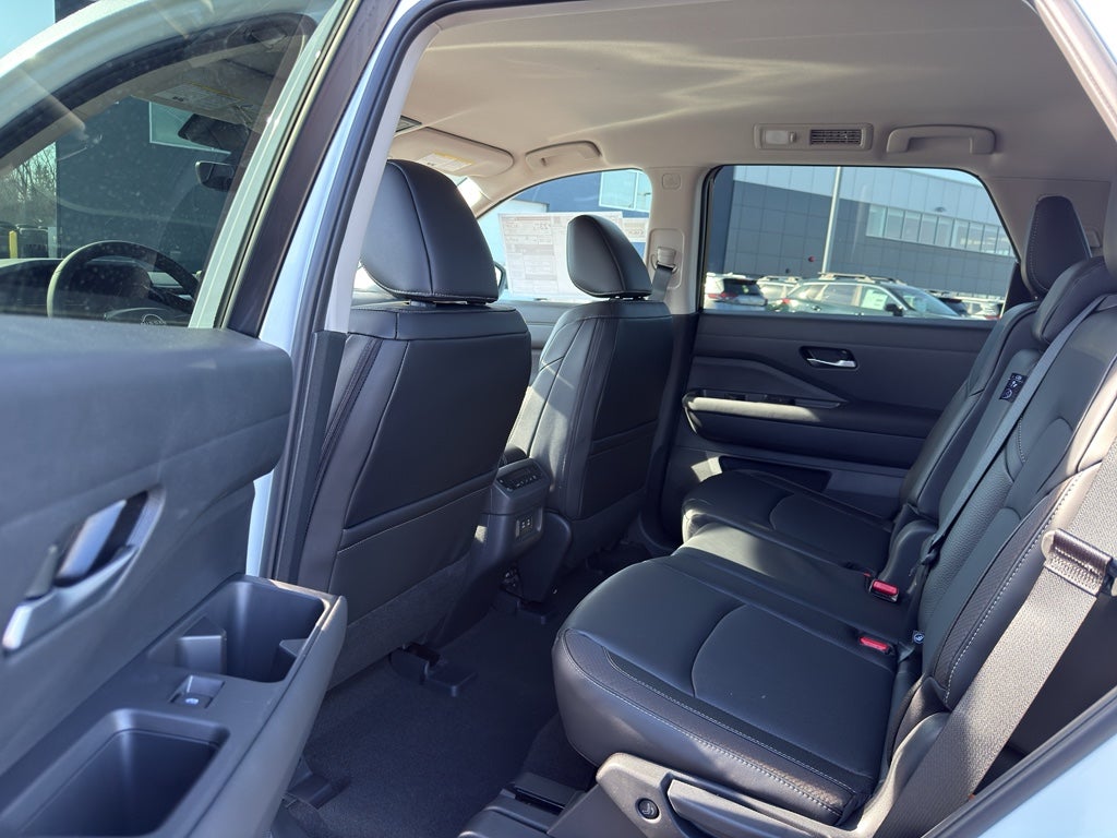 2026 Nissan Pathfinder SL 4WD
