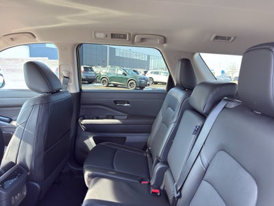 2026 Nissan Pathfinder SL 4WD