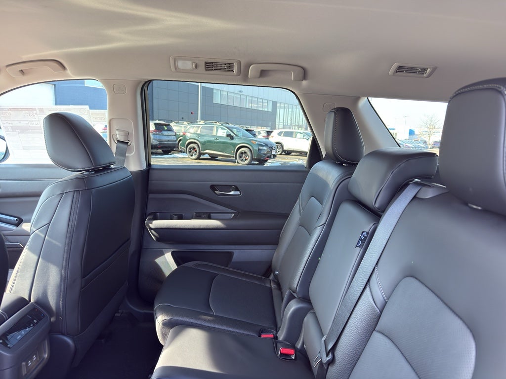 2026 Nissan Pathfinder SL 4WD