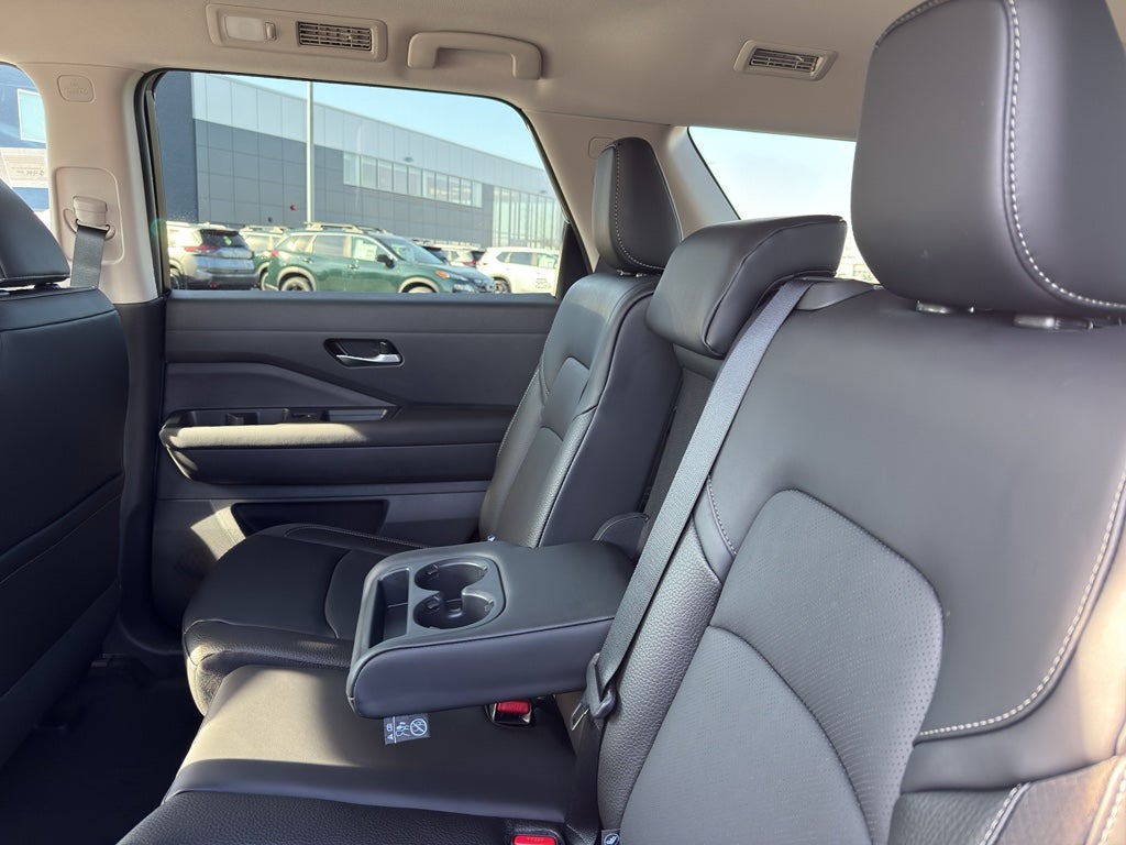 2026 Nissan Pathfinder SL 4WD