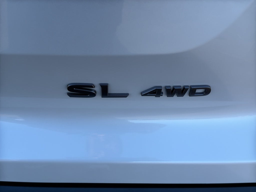2026 Nissan Pathfinder SL 4WD