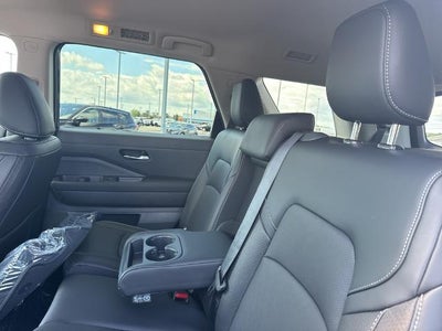 2026 Nissan Pathfinder SL 4WD