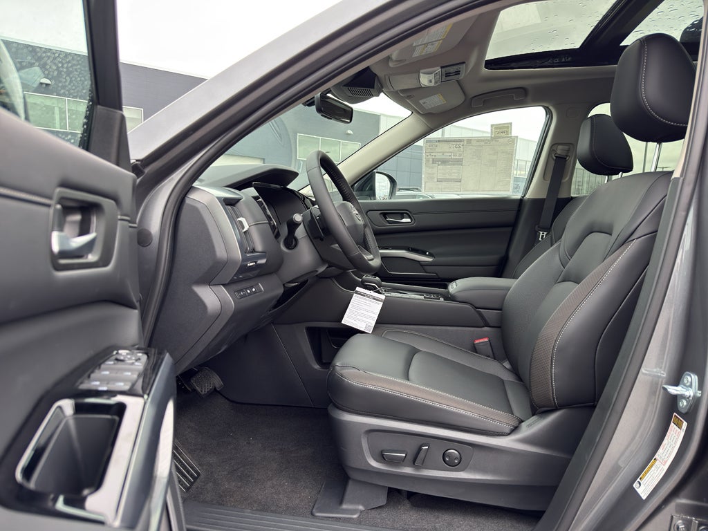 2026 Nissan Pathfinder SL 4WD