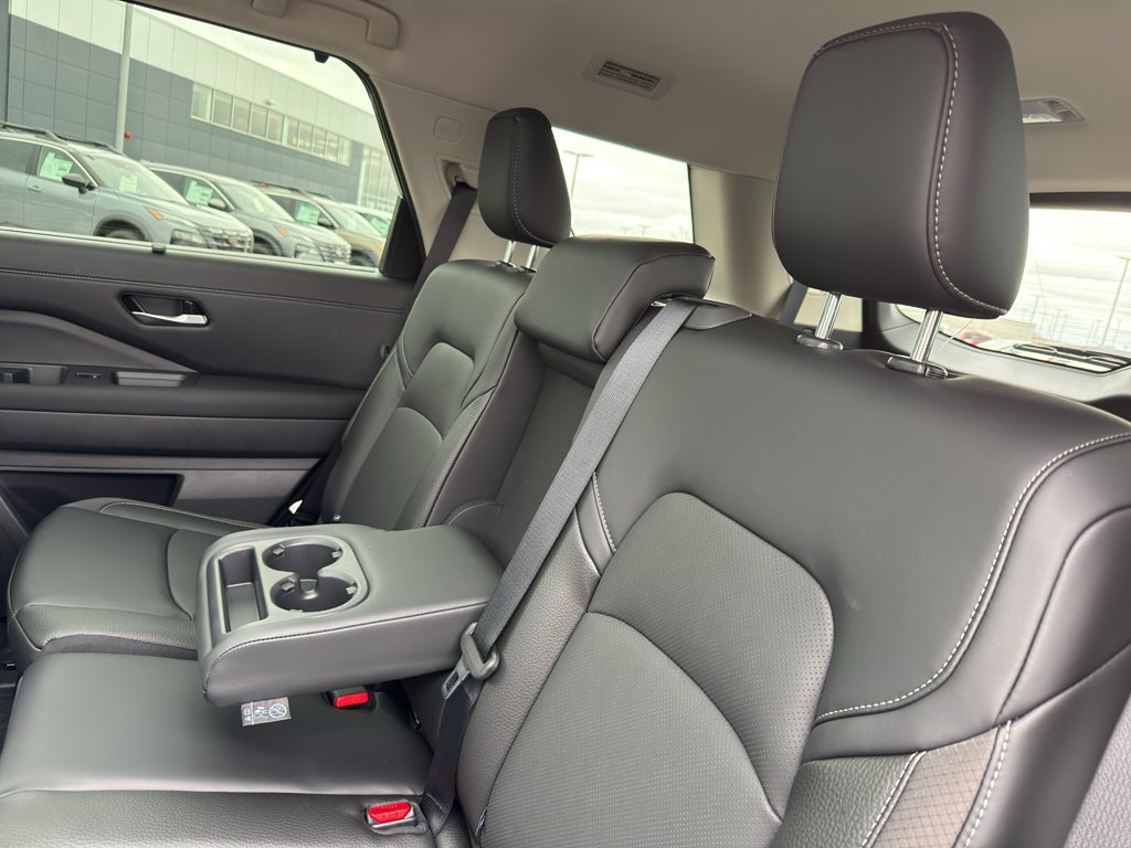 2026 Nissan Pathfinder SL 4WD