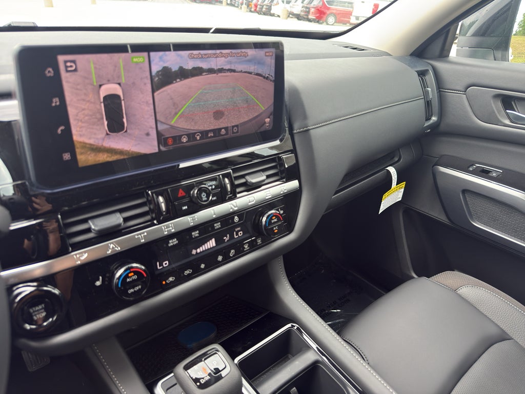 2026 Nissan Pathfinder SL 4WD